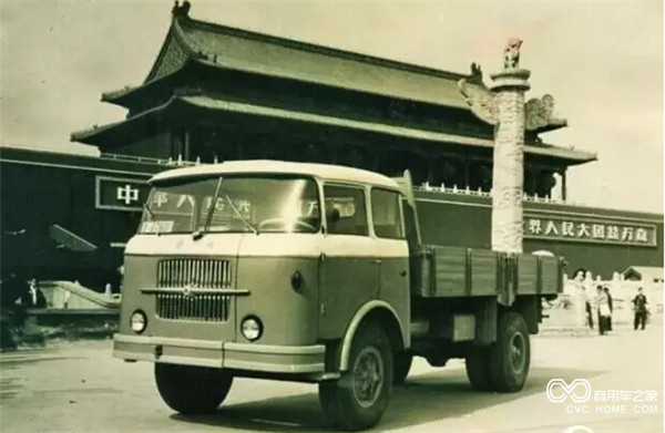 卡車(chē)司機(jī)-2.jpg